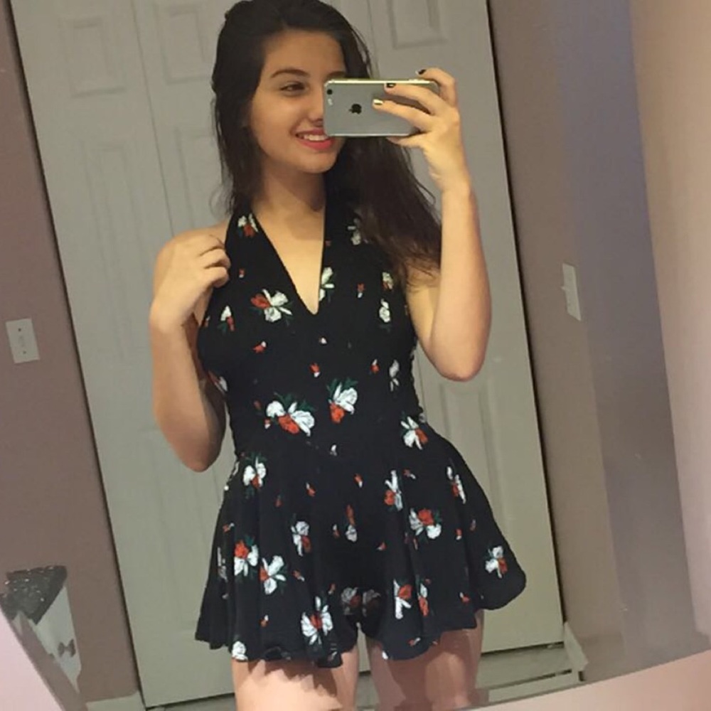 Romper - Picture 6 of 6